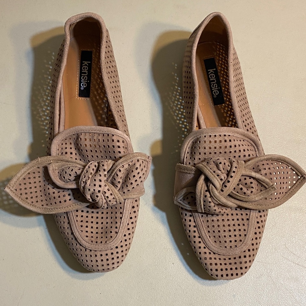 Kensie Blush Perforated Suede Knot Loafers